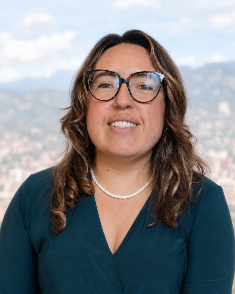 Fotografía de la Directora (e)